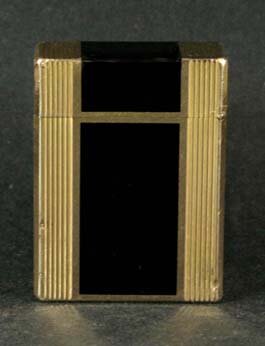 Dupont c 1970 "Laque de Chine" Pocket Lighter